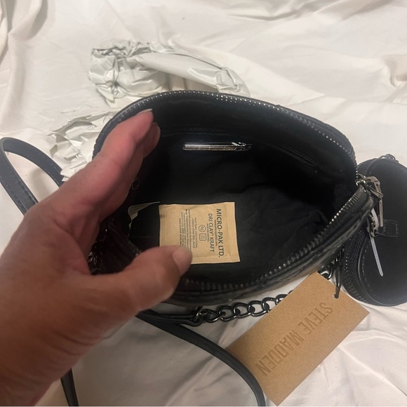 NWT Steve Madden Black Quilted Crossbody Bag w/ Heart Charm Wallet - Picture 5 of 6